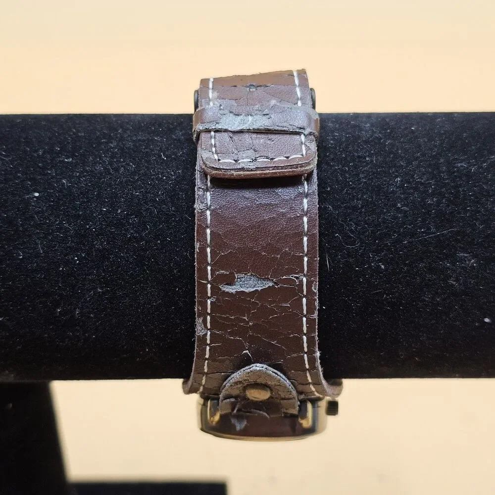 Vintage Bongo Silver Dial Ladies Quartz Cuff Watch New Battery Runs Great
